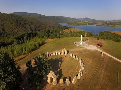 Еднодневна екскурзия до Килифаревски и Къпиновски манастир, Мемориален комплекс Вълчан войвода